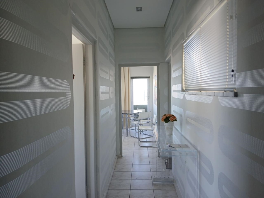 2 Bedroom Property for Sale in Sea Point Western Cape